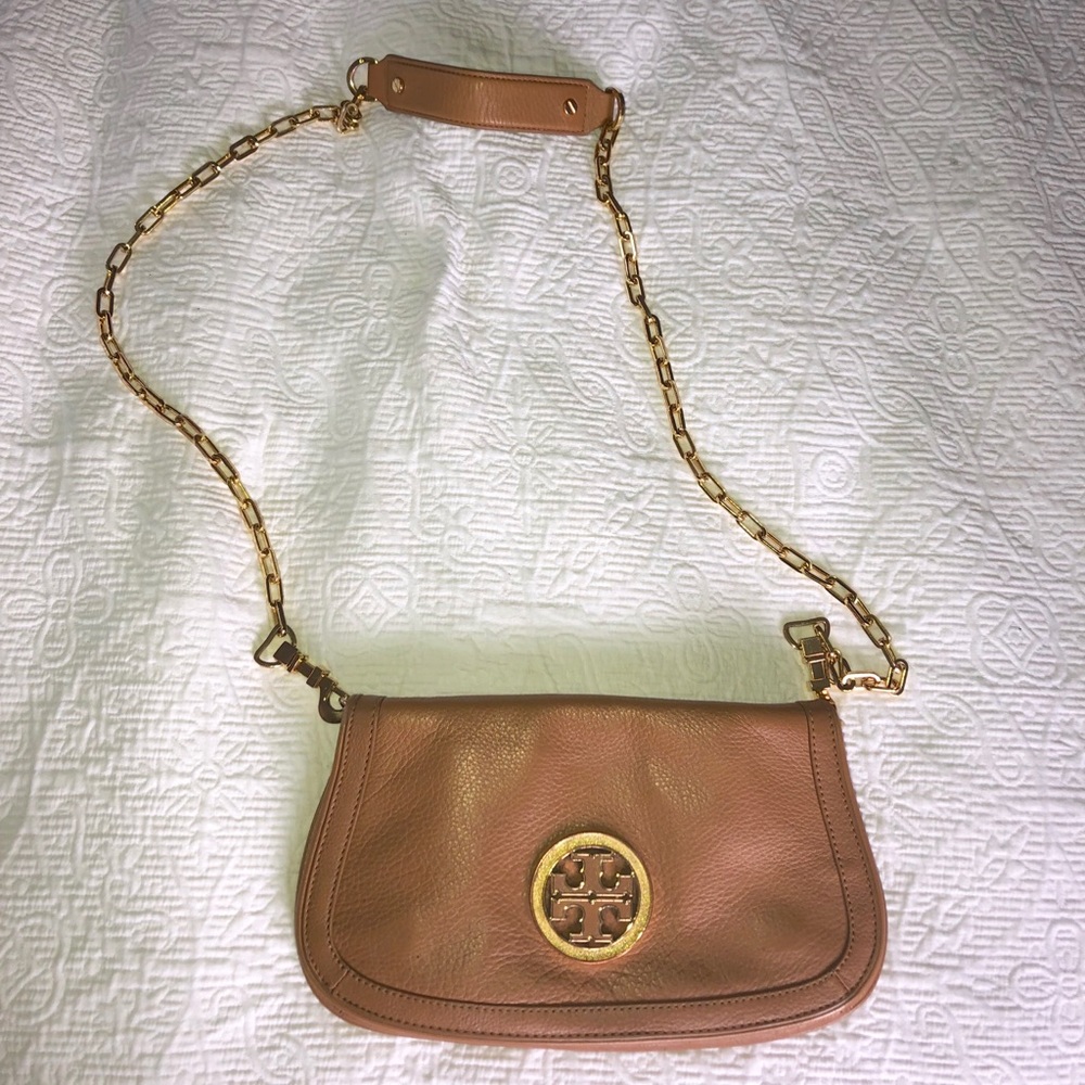 Tory Burch Amanda Logo Clutch
